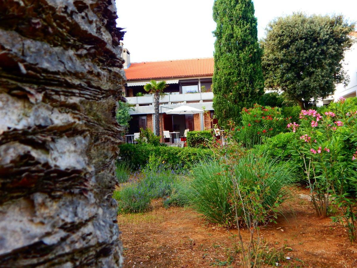Apartmani Jutro Novalja Exterior photo